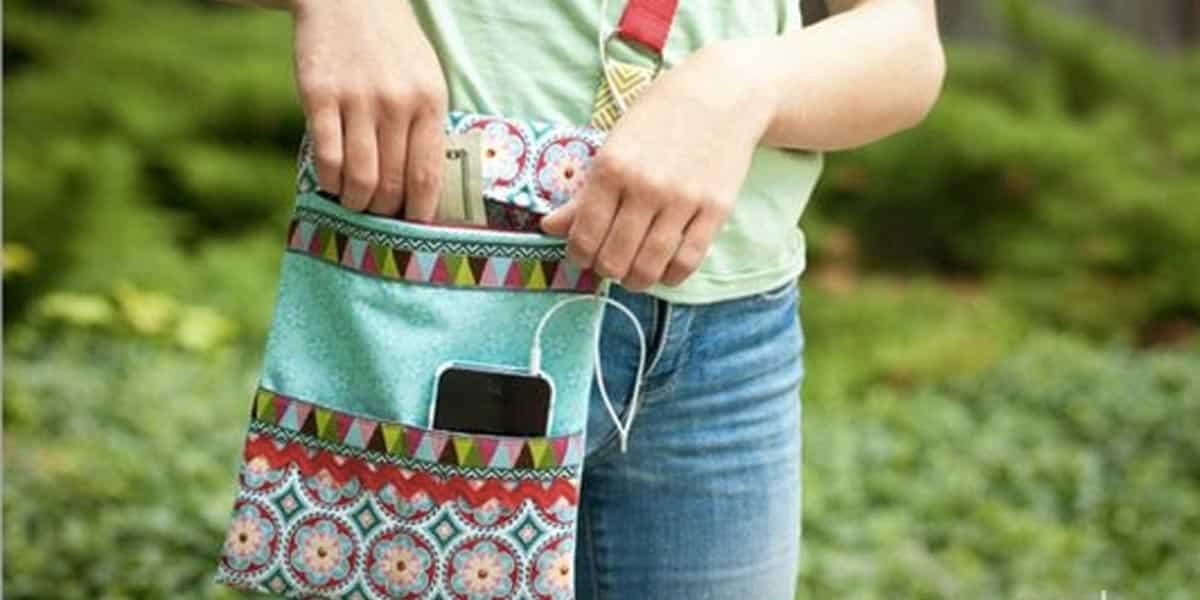 How to Make A Zippered Crossbody Bag