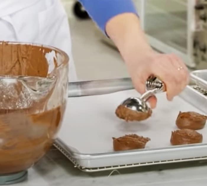 How To Make Chocolate Peanut Butter Whoopie Pies | Homemade Recipes