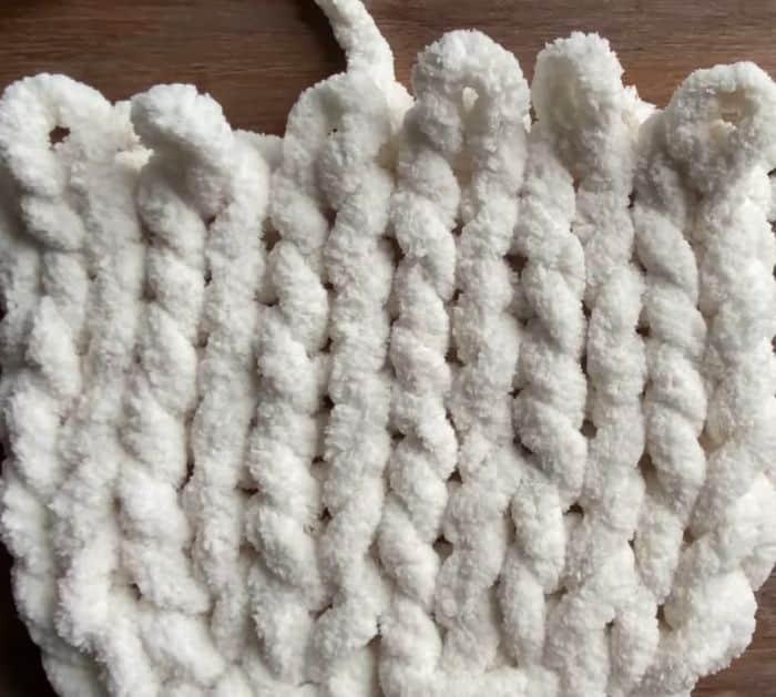 How to Hand Knit a Chenille Round Ball Pillow in 15 Minutes Project