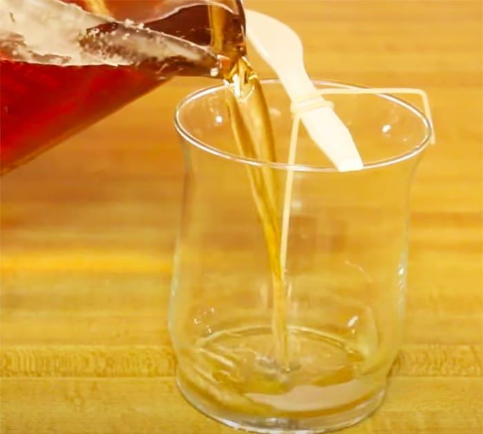 Melt Wax To Make Homemade Candles - Easy Candle Making