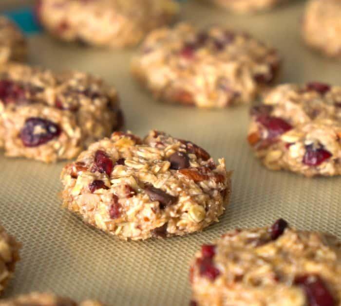 Quick and Easy Banana Oatmeal Cookies Recipe (1)