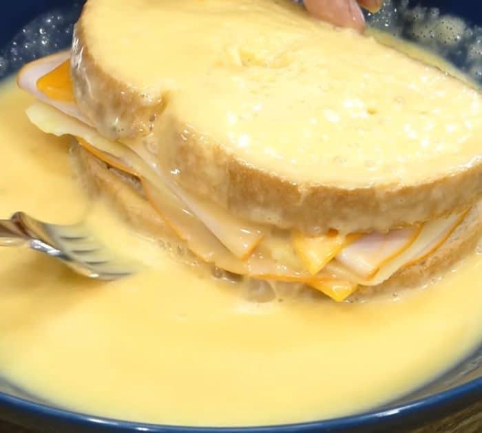 Cheesy and Buttery Breakfast Bread Recipe Instructions
