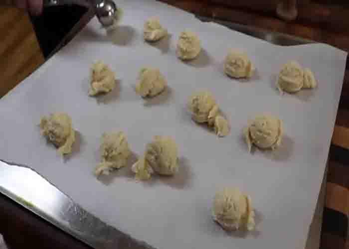 Baking the old-fashioned tea cakes