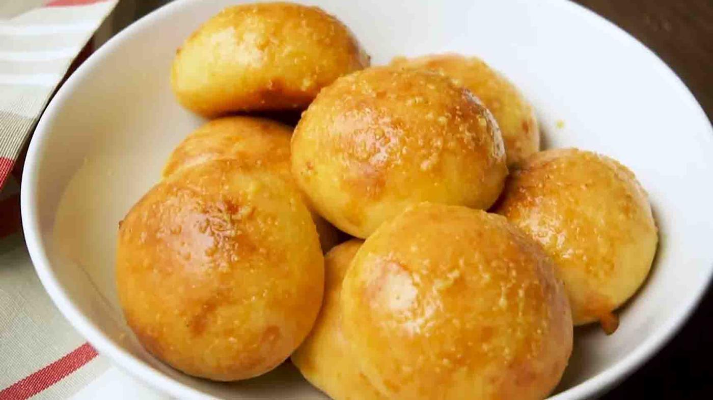 3-Ingredient Cheddar Rolls Recipe