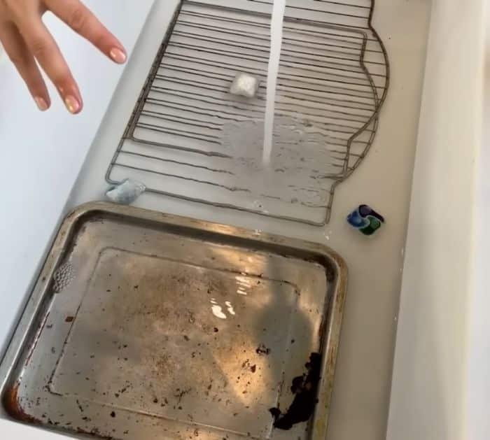 Things You Need to Clean a Toaster Oven (1)