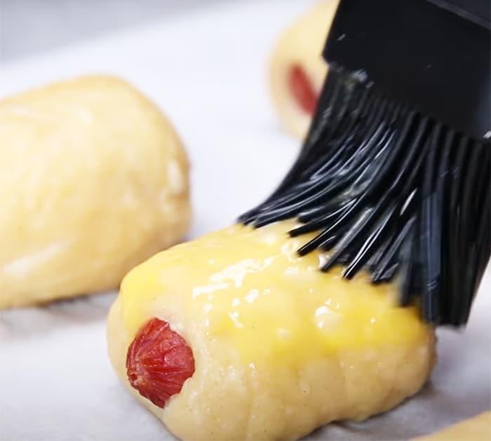 Hot Dog Recipes - Canned Biscuit Recipes - Small Bites Recipes - Pigs in a blanket Recipe