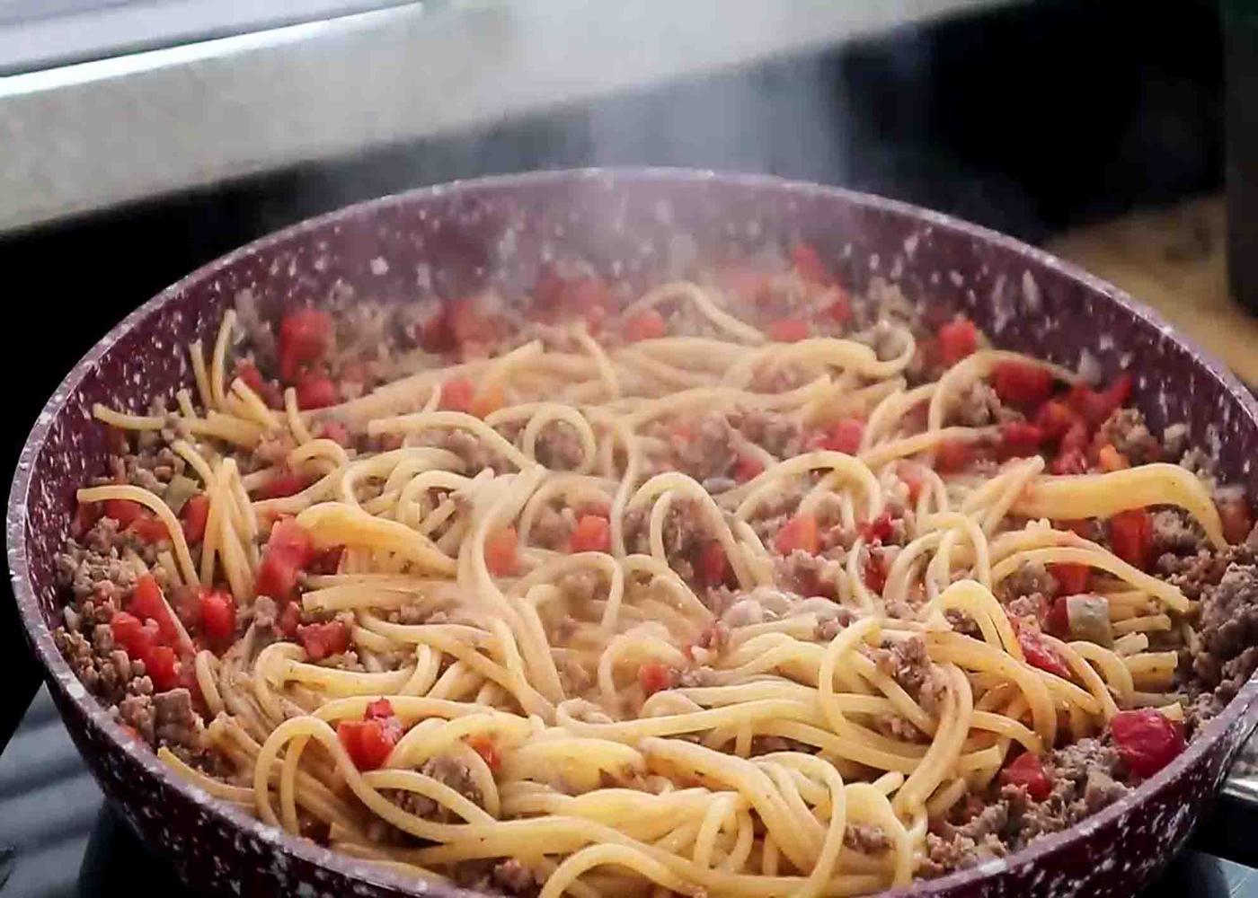 Quick and easy one pot taco spaghetti recipe