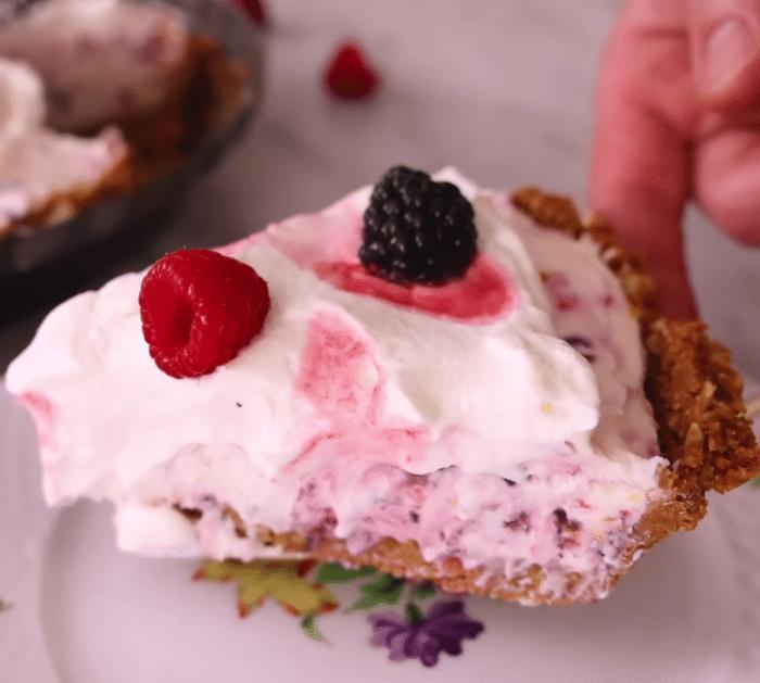 Easy No-Bake Berry Icebox Pie Recipe
