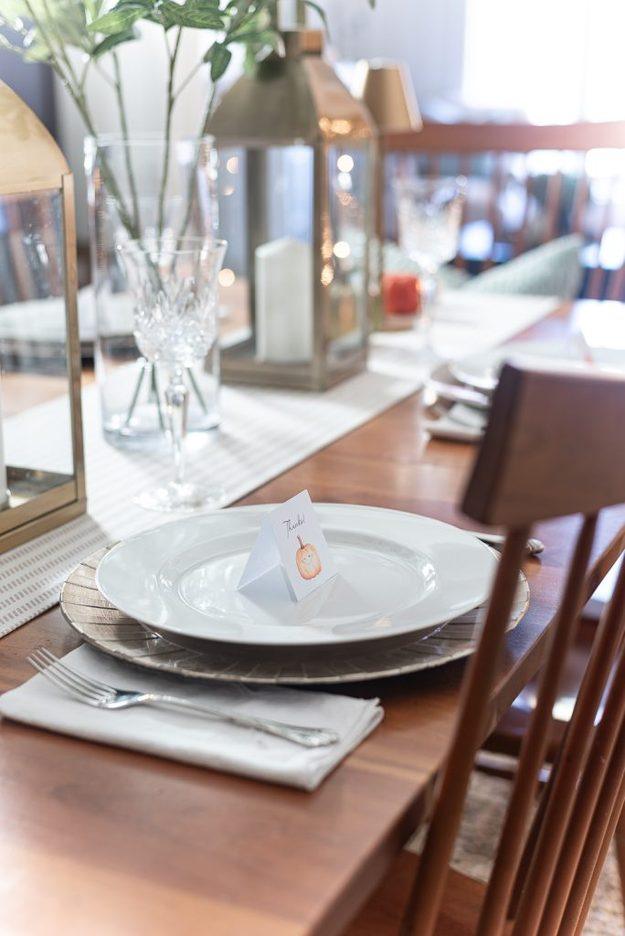 Thanksgiving Inspired Gold Table Decor, easy enough for a first try at home and an idea worth trying this season