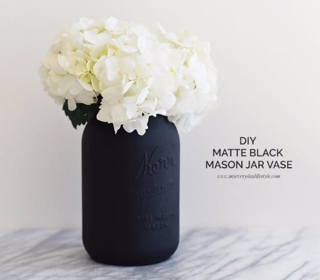 DIY Matte Black Mason Jar Vase, a quick mason jar craft anyone can make and a charming handmade gift idea