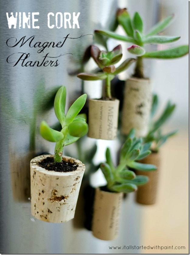 Easy Wine Crafts for Kids to Make - DIY Wine Cork Magnet Planters - DIY Projects & Crafts by Sueeye #crafts