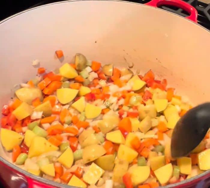 Corn Chowder With Bacon and Potatoes (2)
