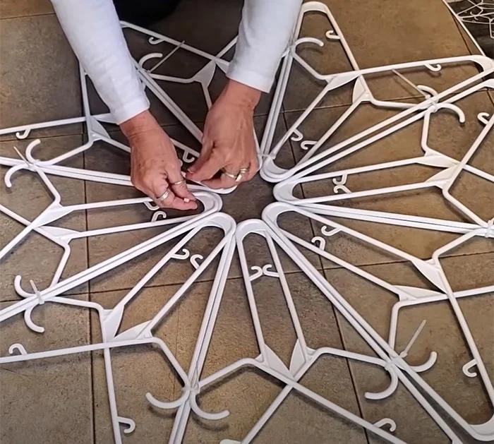 Dollar Tree DIY Snowflake - Dollar Tree Crafts - Cheap and Easy Handmade Snowflake
