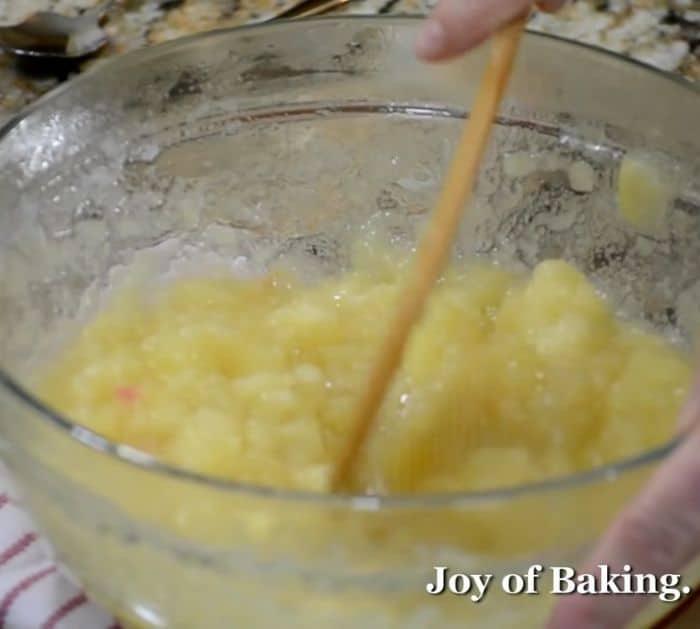 How to Make Homemade Applesauce
