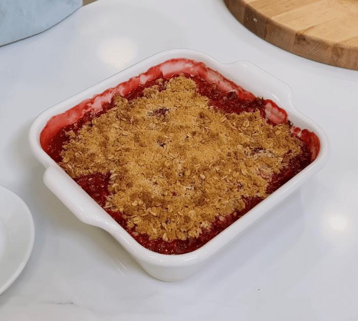 How to Make Strawberry Rhubarb Crumble