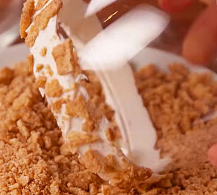 Learn to make a Cinnamon Toast Crunch drink recipe