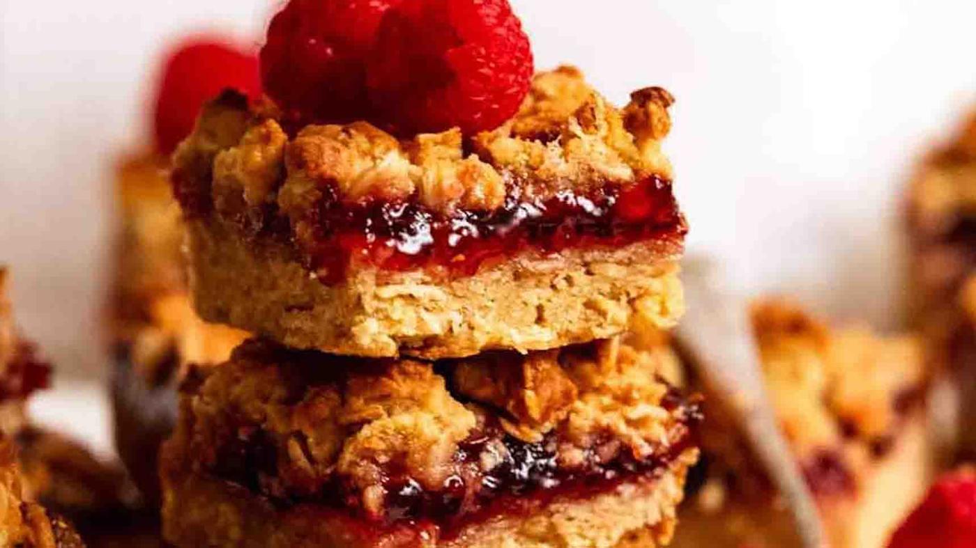 Raspberry Jam Oat Bars Recipe