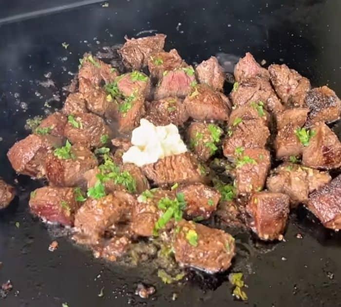 How to Make Garlic Butter Steak Bites