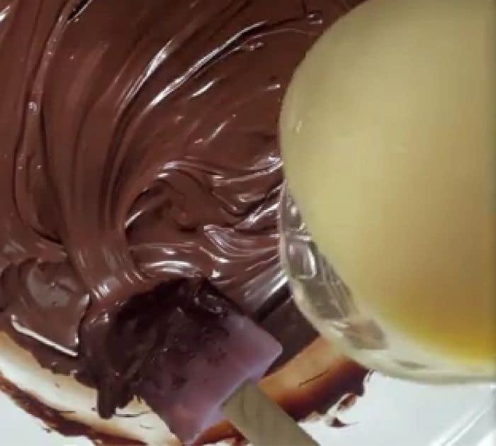 Easy to Make Chocolate Fireball Fudge
