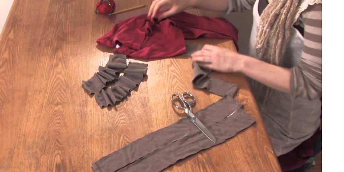 Watch How She Cleverly Repurposes Two T-Shirts Into One!