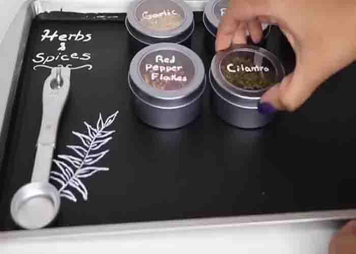 Arranging the DIY magnetic spice display