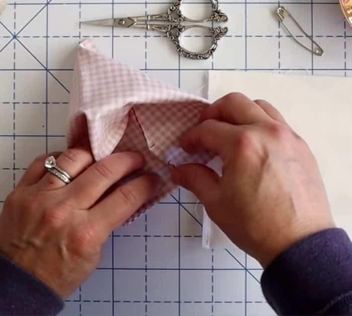 Easy sewing tutorial for gift bags