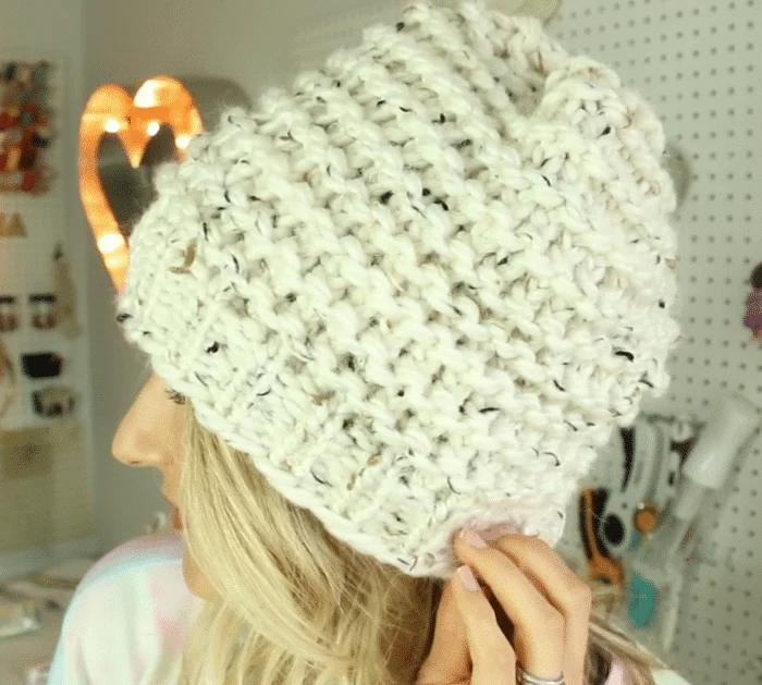 How to Loom Knit a Simple Hat