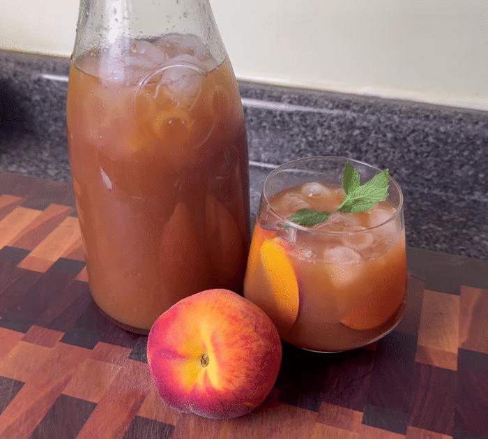 How to Make Peach Sweet Tea