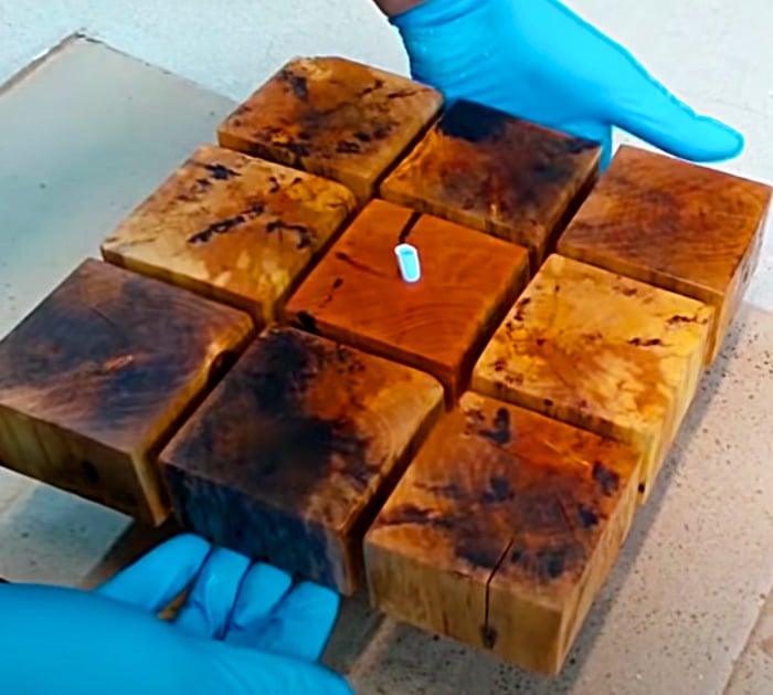 Make a DIY decorative clock out of wooden blocks from an old pallet