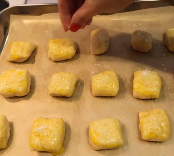 How to Make Auntie Anne's Soft Pretzel Bites