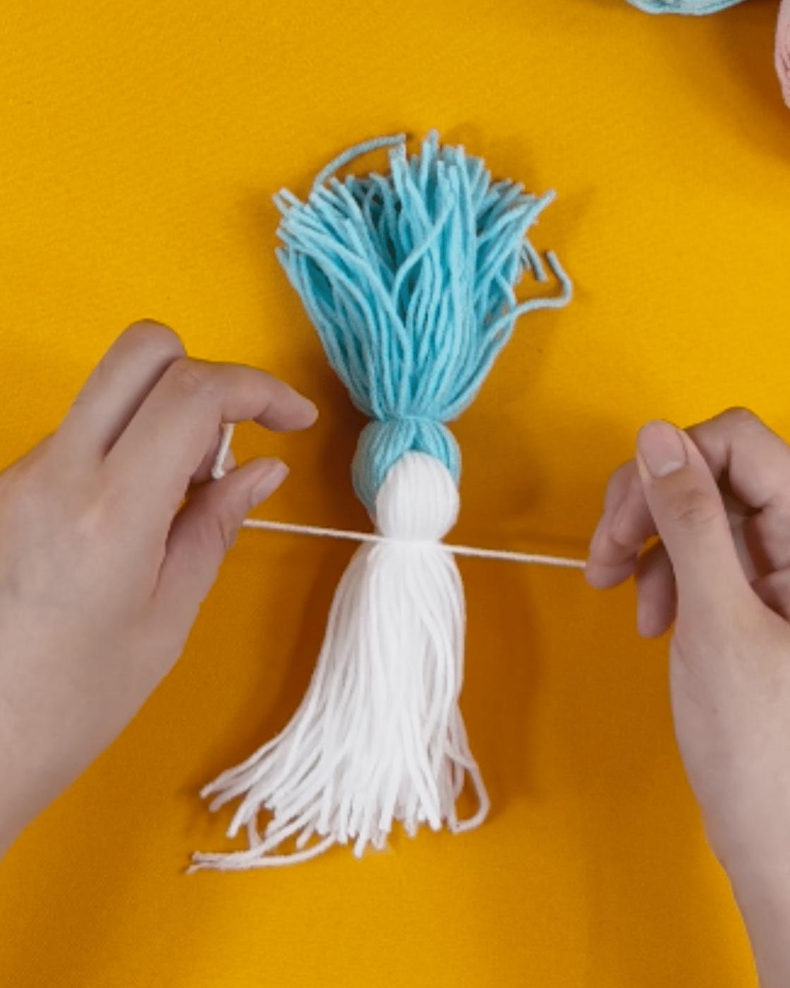 Easy Yarn Birds — how to make yarn birds