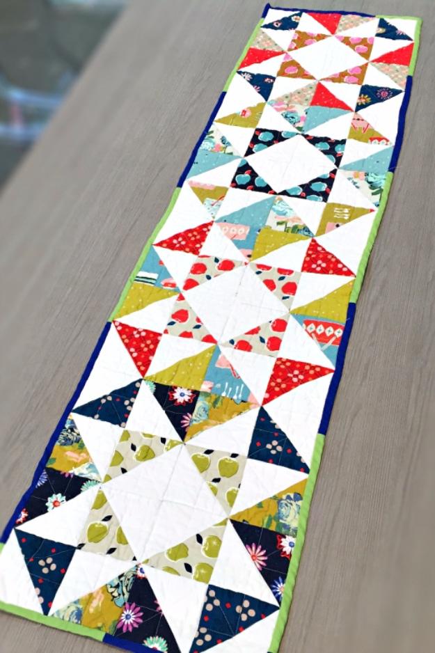 Best Quilting Projects for DIY Gifts -Contemporary Table Runner - Things You Can Quilt and Sew for Friends, Family and Christmas Gift Ideas - Easy and Quick Quilting Patterns for P