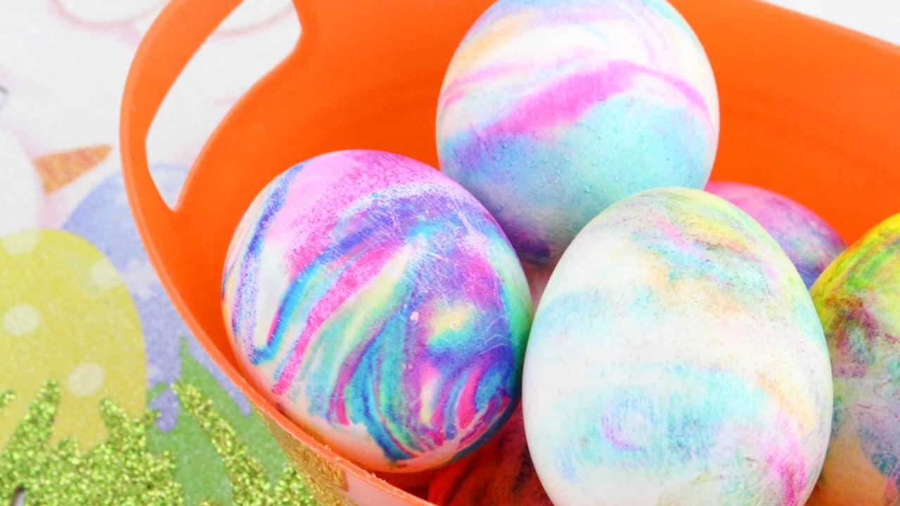 Easter egg decorating ideas - cool whip dyed easter eggs, easy egg dyeing tutorial