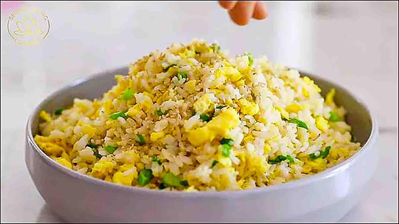 5-Minute Easy Egg Fried Rice Recipe