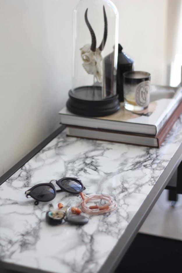 DIY Renters Decor Ideas - Faux Marble Table DIY - Cool DIY Projects for Those Renting Aparments, Condos or Dorm Rooms - Easy Temporary Wall Art, Contact Paper, Washi Tape and Shelv