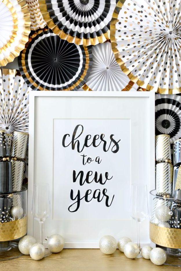New Years Eve Decor Ideas - Transition Christmas Decors TO New Years - DIY New Year's Eve Decorations - Cheap Ideas for Banners, Balloons, Party Tables, Centerpieces and Festive St