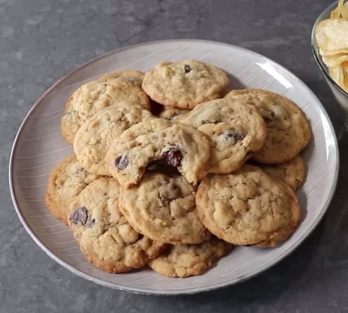 Easy Chocolate Chip Cookies Recipe