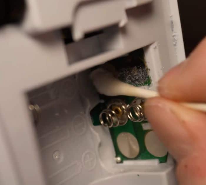 How to Clean Battery Corrosion