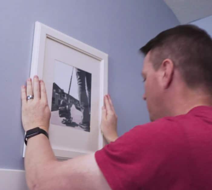 Easy Way to Hang Frames on the Wall