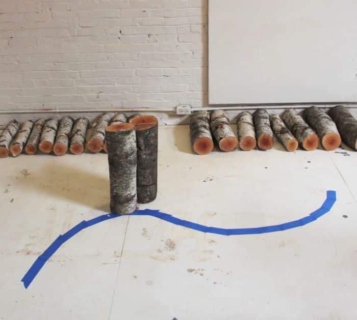 Easy To Make DIY Log Lounger