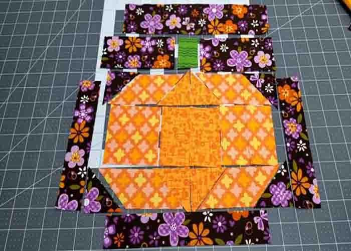 Assembling the pumpkin potholder