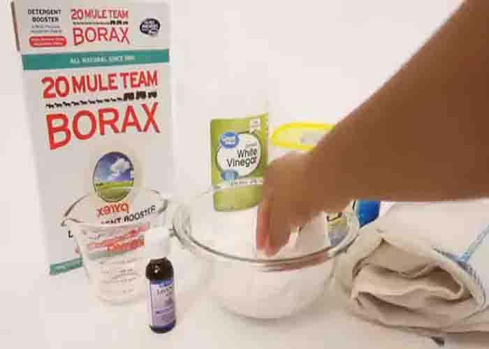 Making the DIY solution for at-home dry cleaning method