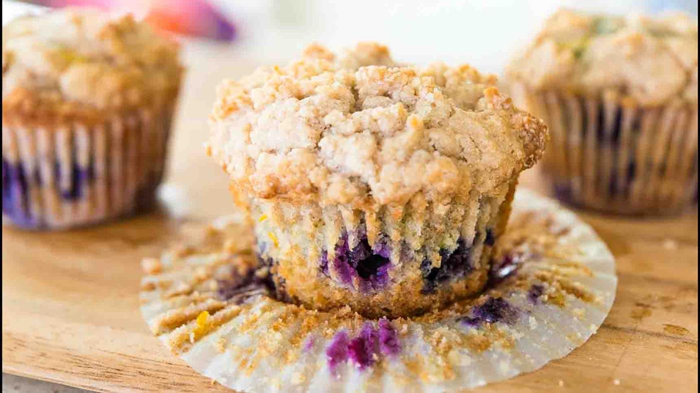 Blueberry Muffins with Crumb Topping Recipe