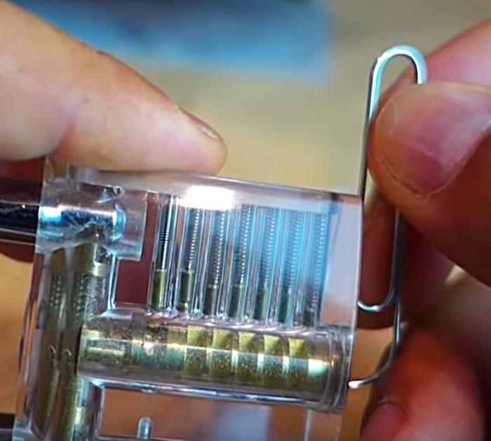 Quick Easy Steps To Pick A Lock With A Paperclip