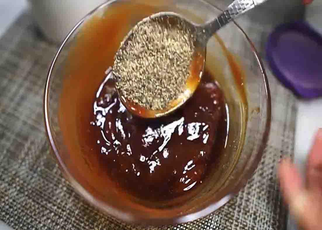 Making the black pepper sauce for the chicken stir-fry