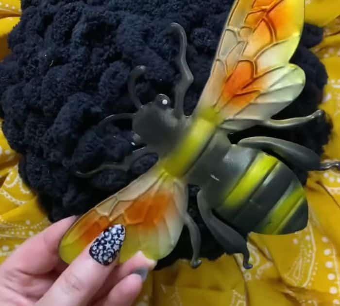 Easy DIY Sunflower Bandana Wreath Tutorial