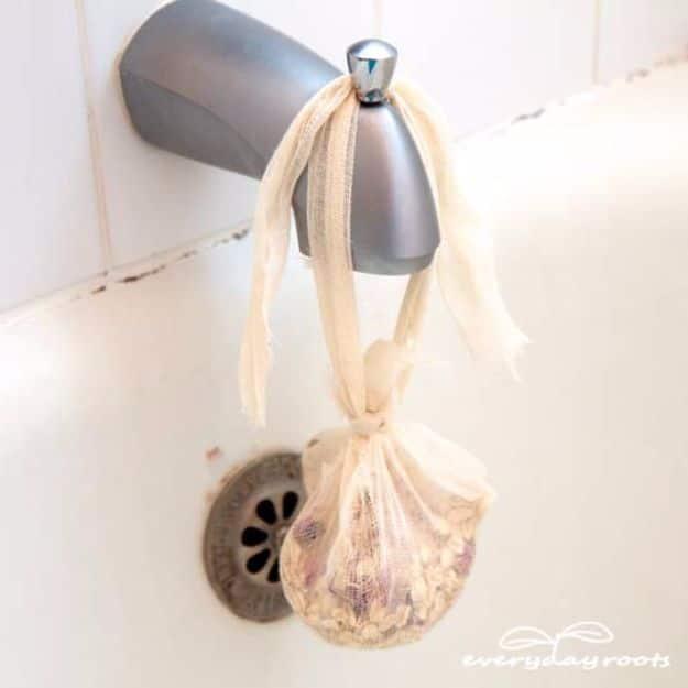 Oatmeal and Herb Bath Bags, a beginner friendly build with no special tools required and a keepsake worth handing down