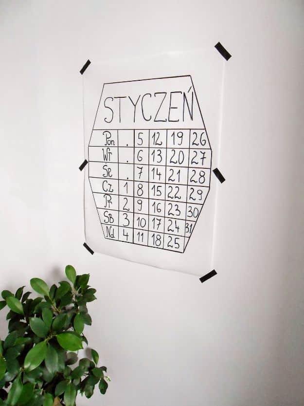 Super Simple DIY Calendar, a charming handmade gift for an organized friend and a colorful project that brightens up any wall