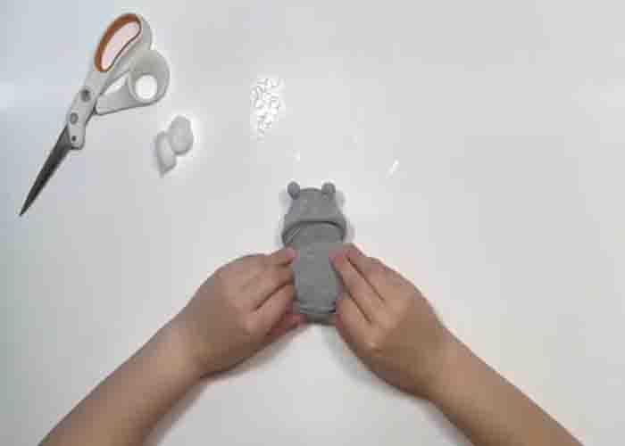 Making the legs and arms of the sock bear