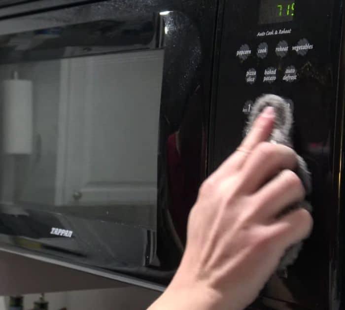 No-Chemical Microwave Cleaning Hack